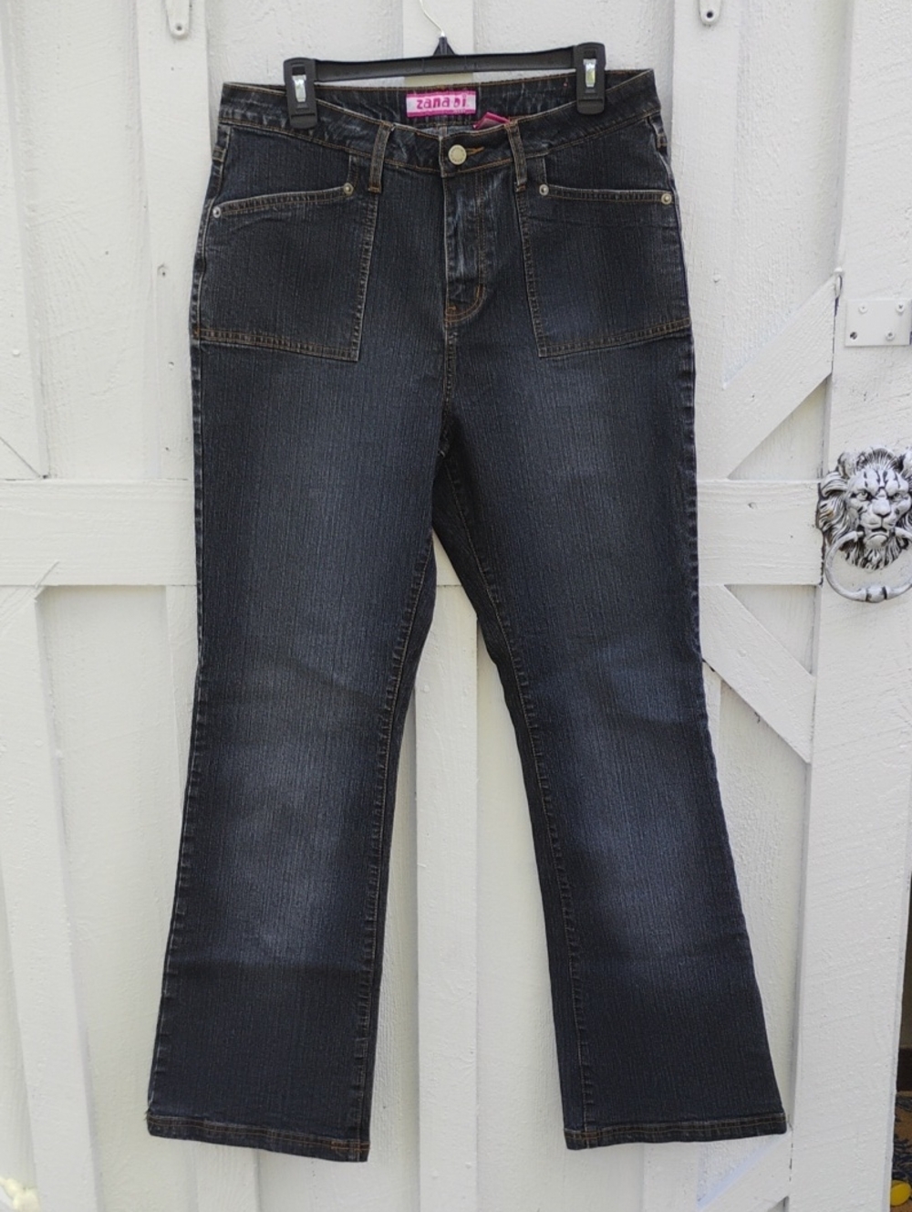Women’s Black slight Boot-Leg Jeans 16